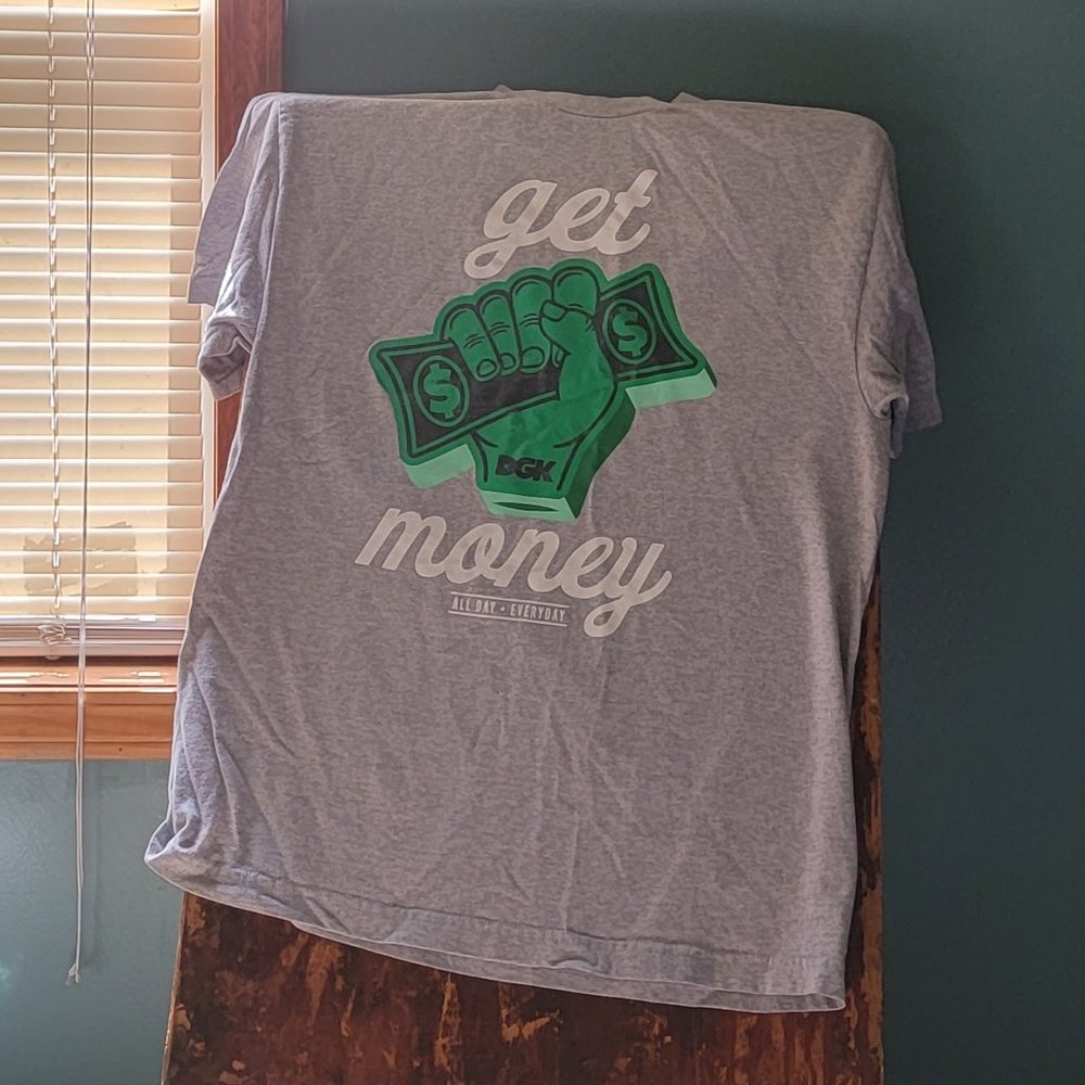 DGK T SHIRT